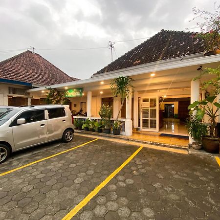 Parikesit Guest House Yogyakarta Ngoại thất bức ảnh