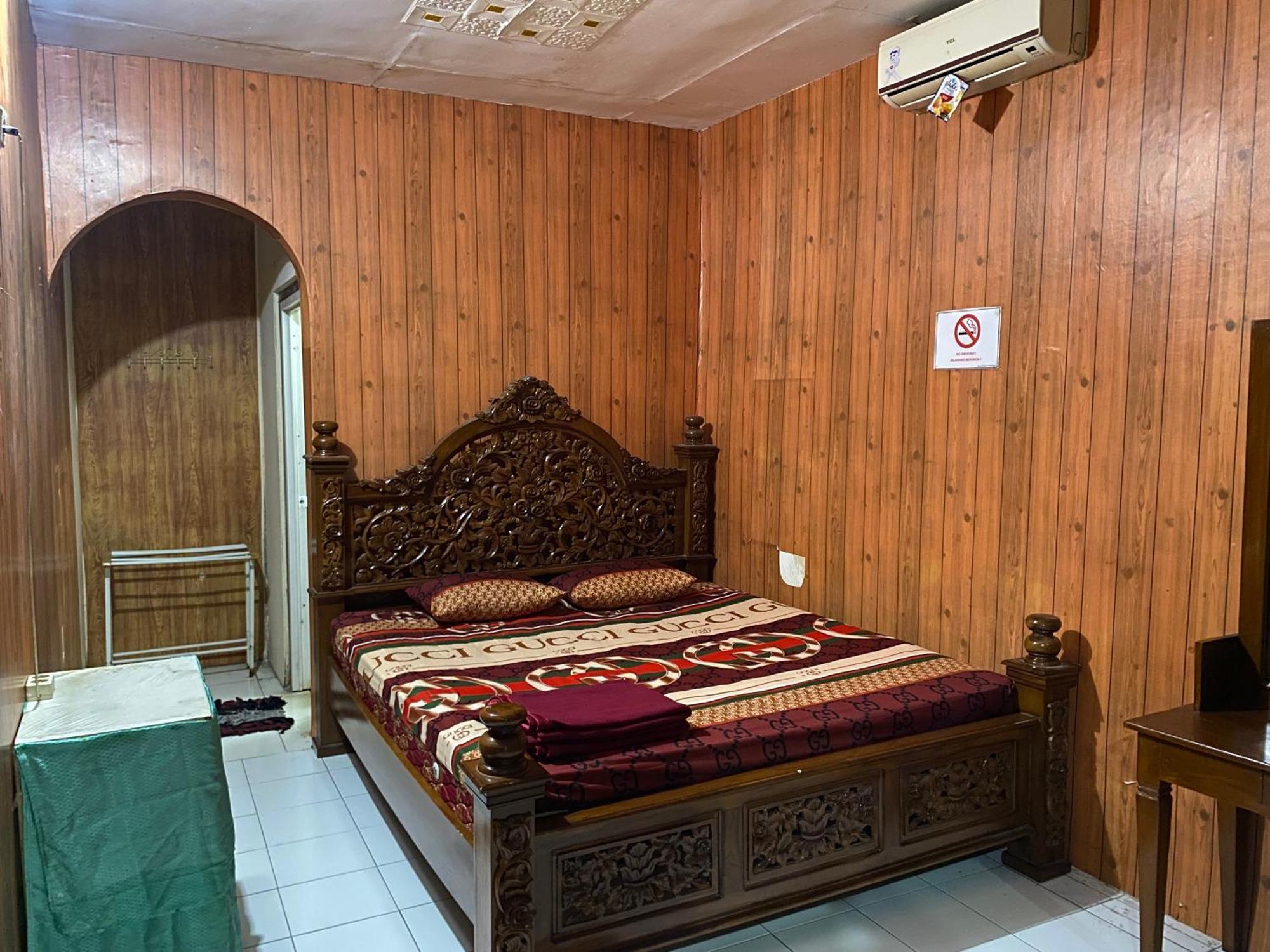 Parikesit Guest House Yogyakarta Ngoại thất bức ảnh