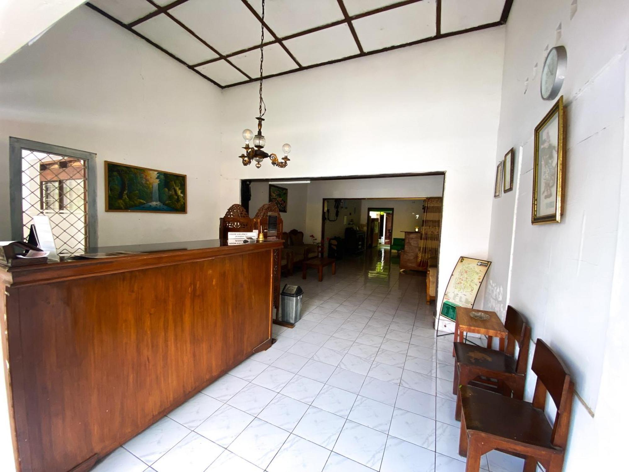 Parikesit Guest House Yogyakarta Ngoại thất bức ảnh