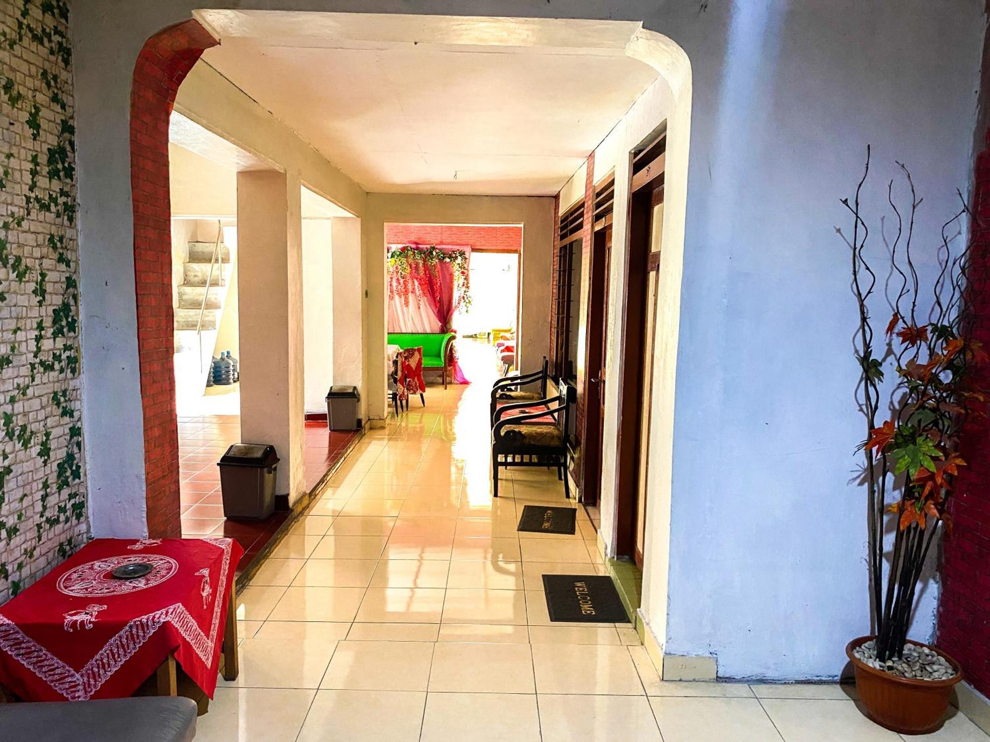 Parikesit Guest House Yogyakarta Ngoại thất bức ảnh