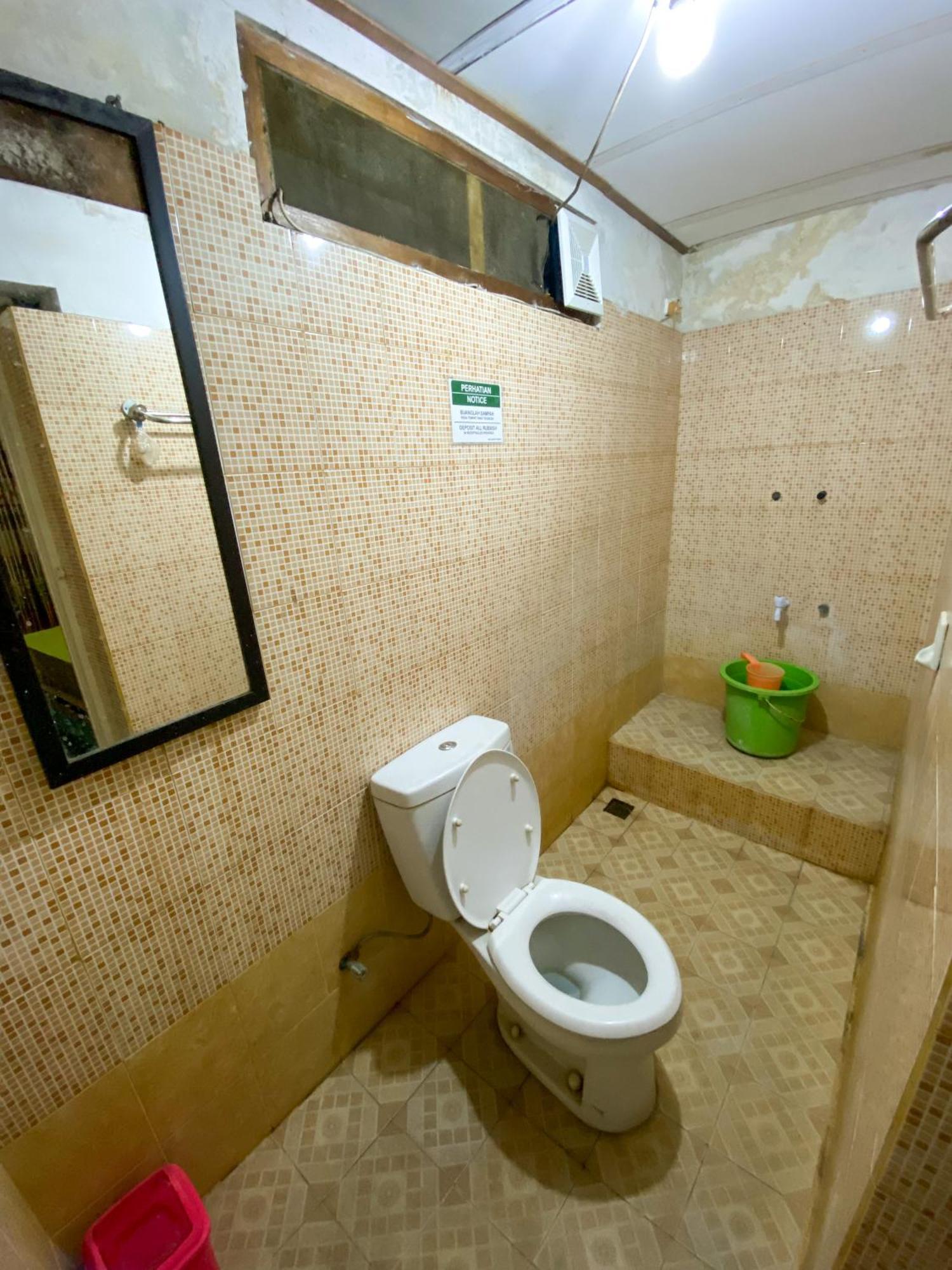 Parikesit Guest House Yogyakarta Ngoại thất bức ảnh