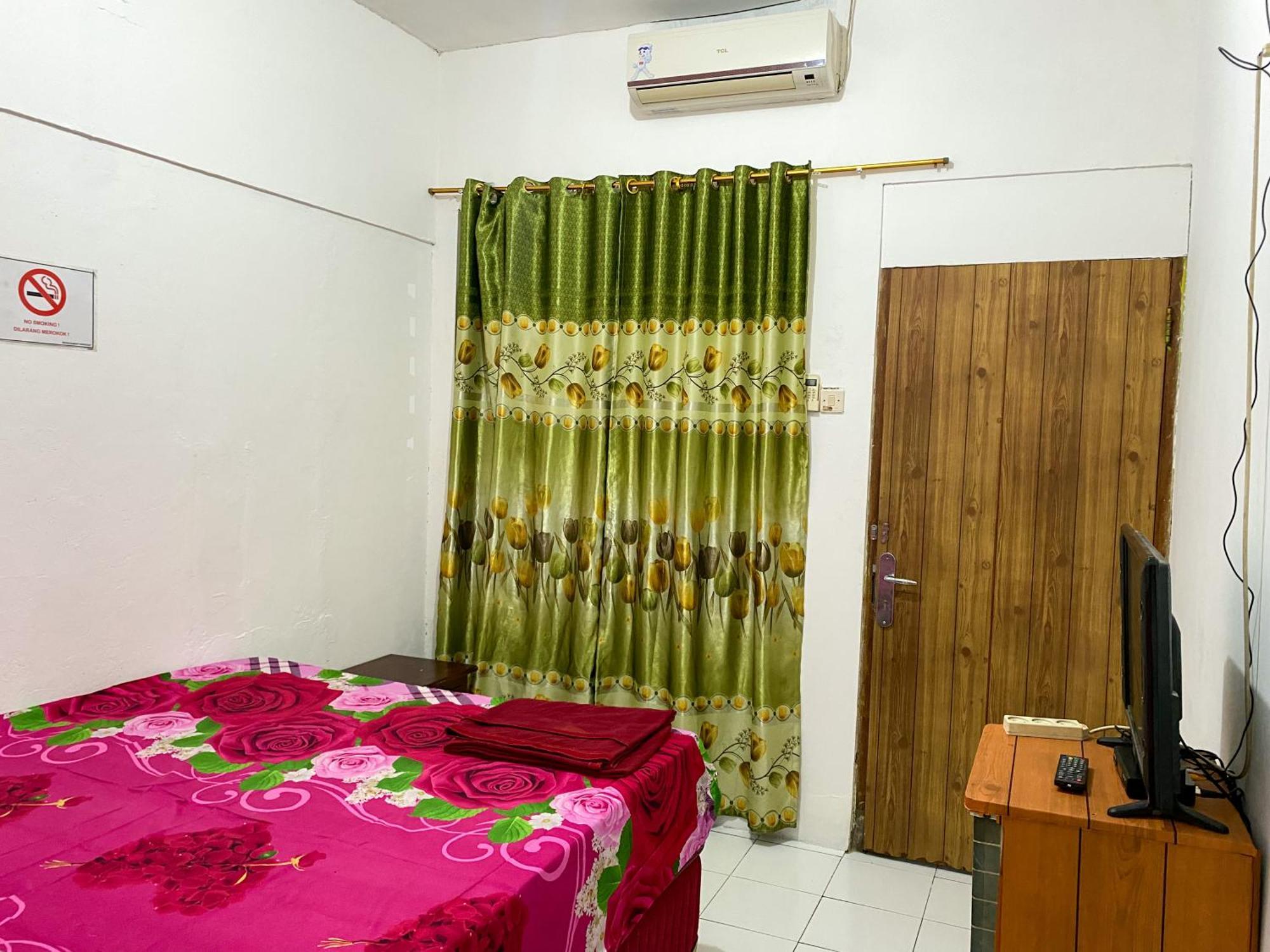 Parikesit Guest House Yogyakarta Ngoại thất bức ảnh